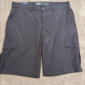 BKE Hybrid athletic fit cargo shorts size 36 black